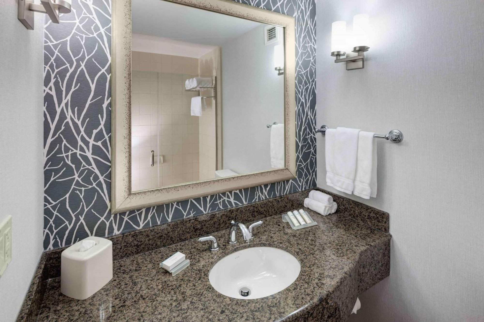Hilton Garden Inn Detroit/Novi Exterior foto